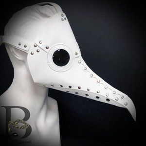Plague doctor mask in white and silver details